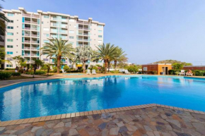 Location,Stunning Views,Pool, Fast WiFi& Cozy Apt
